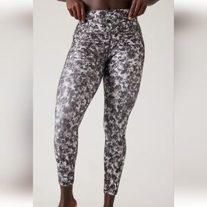 Athleta Salutation Stash High-Rise 7/8 Tight. XL NWT. Opaline Floral Black.